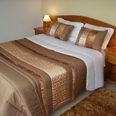 Hotell Moradias Douro Internacional *