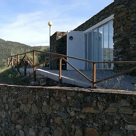 Hotell Moradias Douro Internacional *