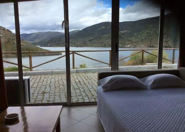 호텔 Moradias Douro Internacional 프라익소데에스파다아신타