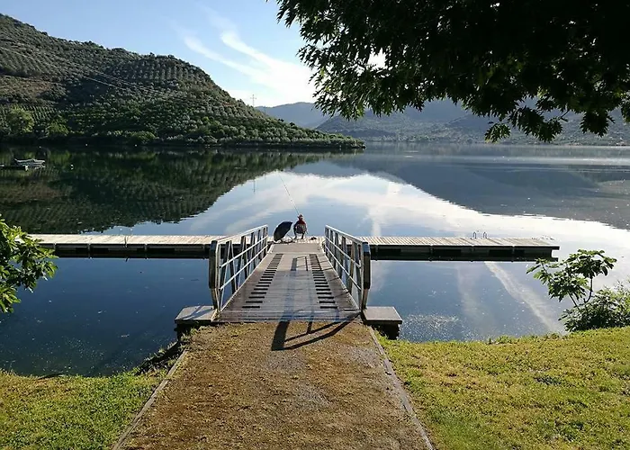 Moradias Douro Internacional * Freixo de Espada à Cinta