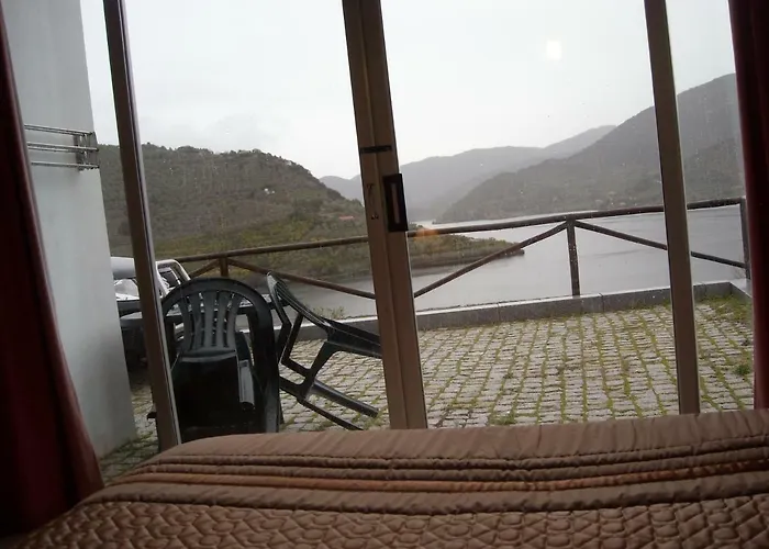 Moradias Douro Internacional 프라익소데에스파다아신타