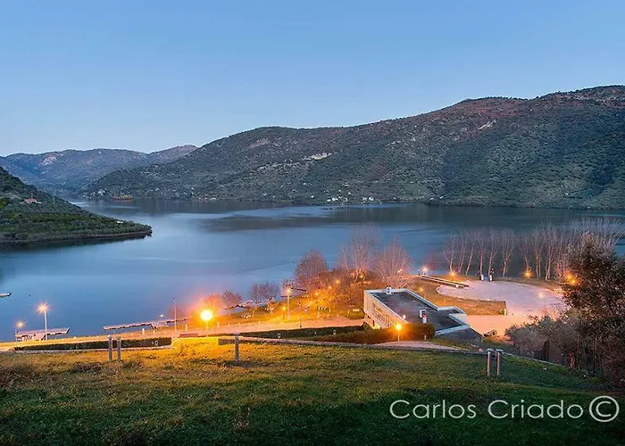 Moradias Douro Internacional * Freixo de Espada à Cinta